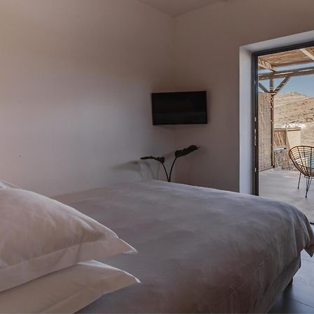 Amal Kythnos Suites Exteriör bild