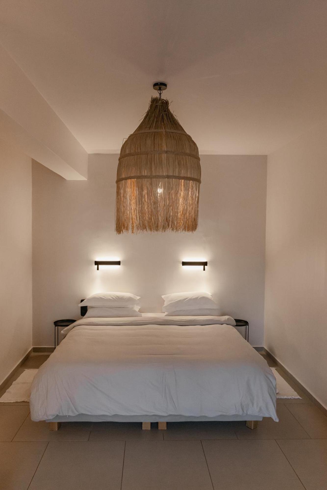 Amal Kythnos Suites Exteriör bild