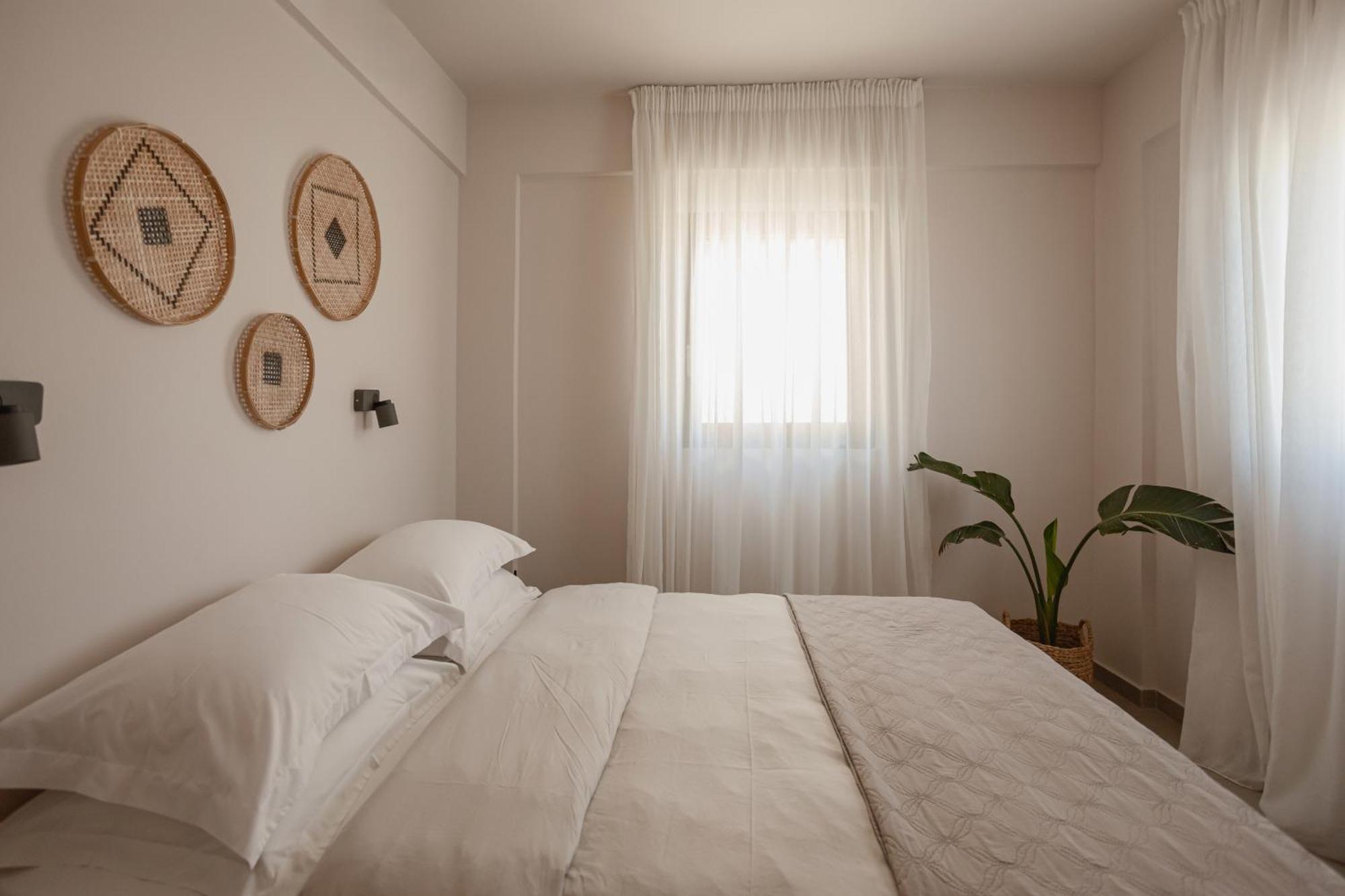 Amal Kythnos Suites Exteriör bild