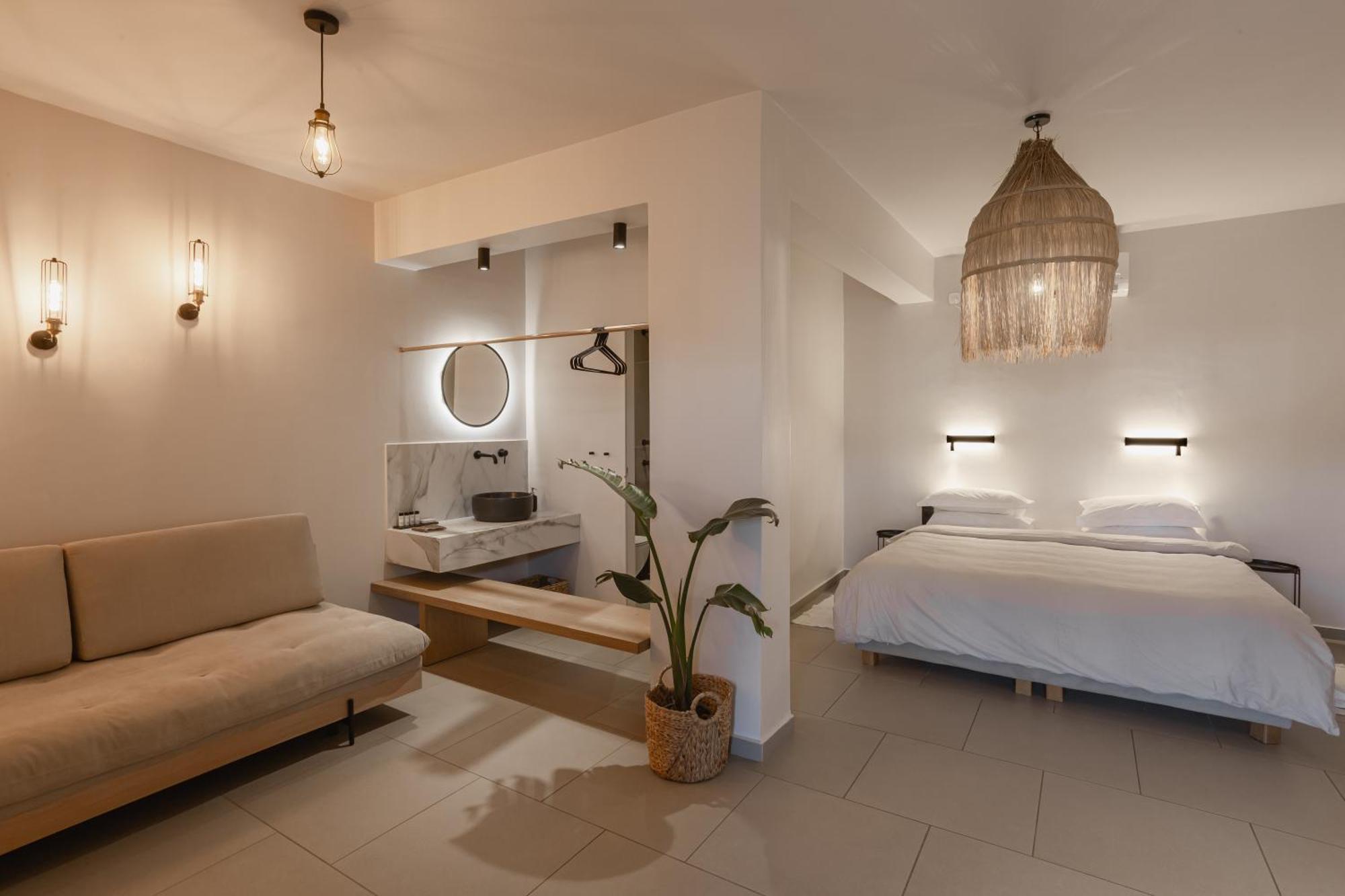 Amal Kythnos Suites Exteriör bild