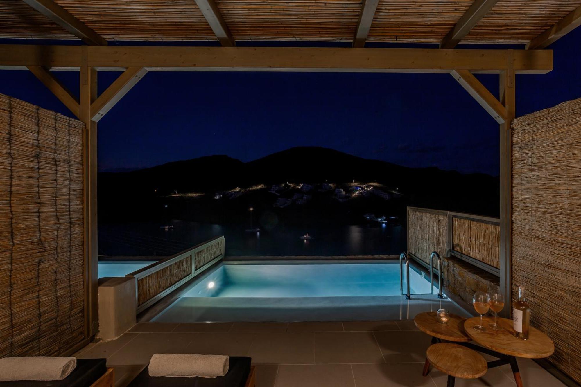 Amal Kythnos Suites Exteriör bild