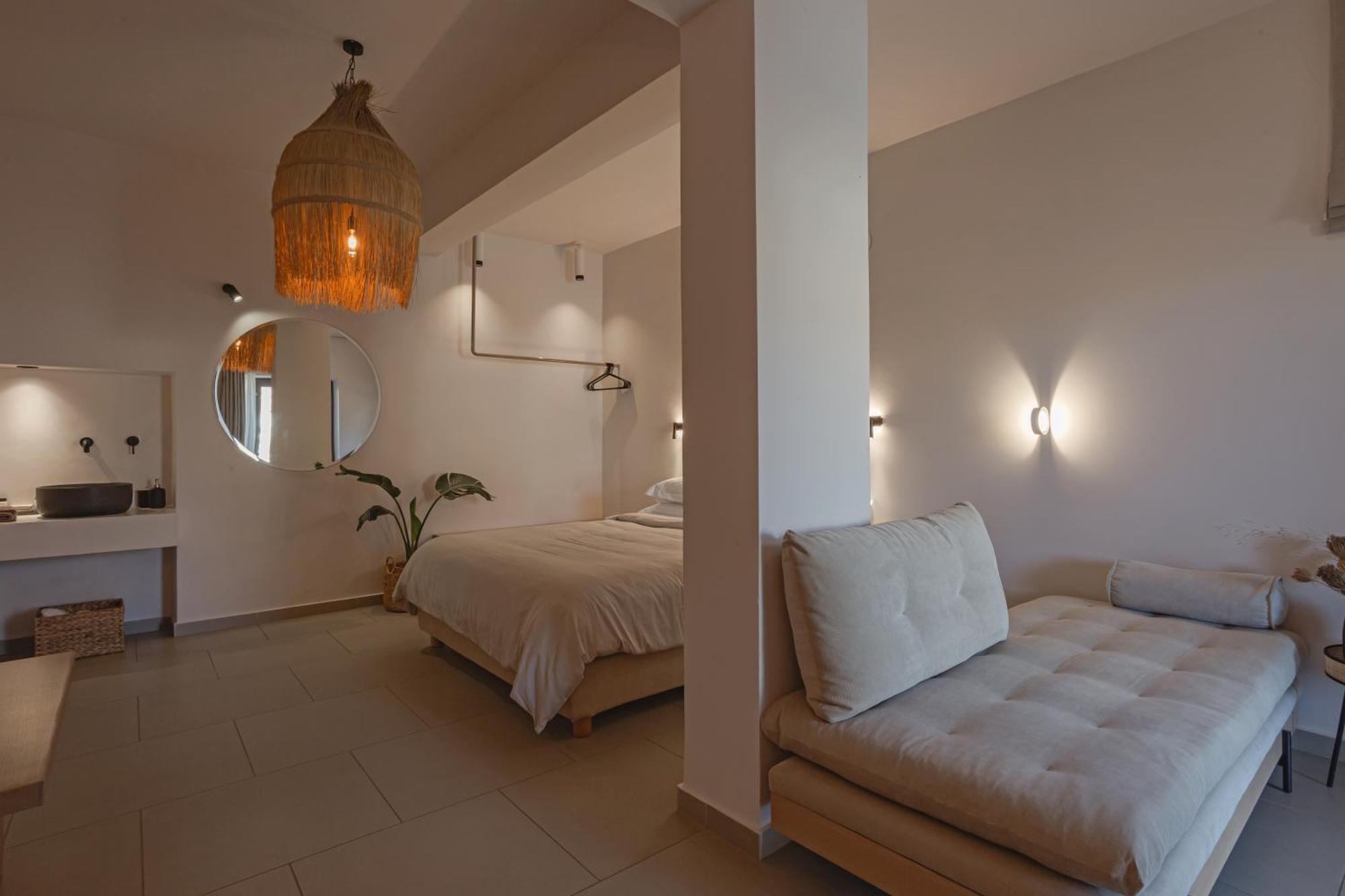 Amal Kythnos Suites Exteriör bild