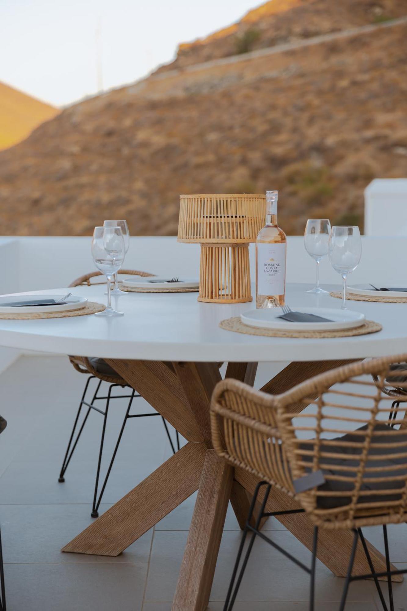 Amal Kythnos Suites Exteriör bild
