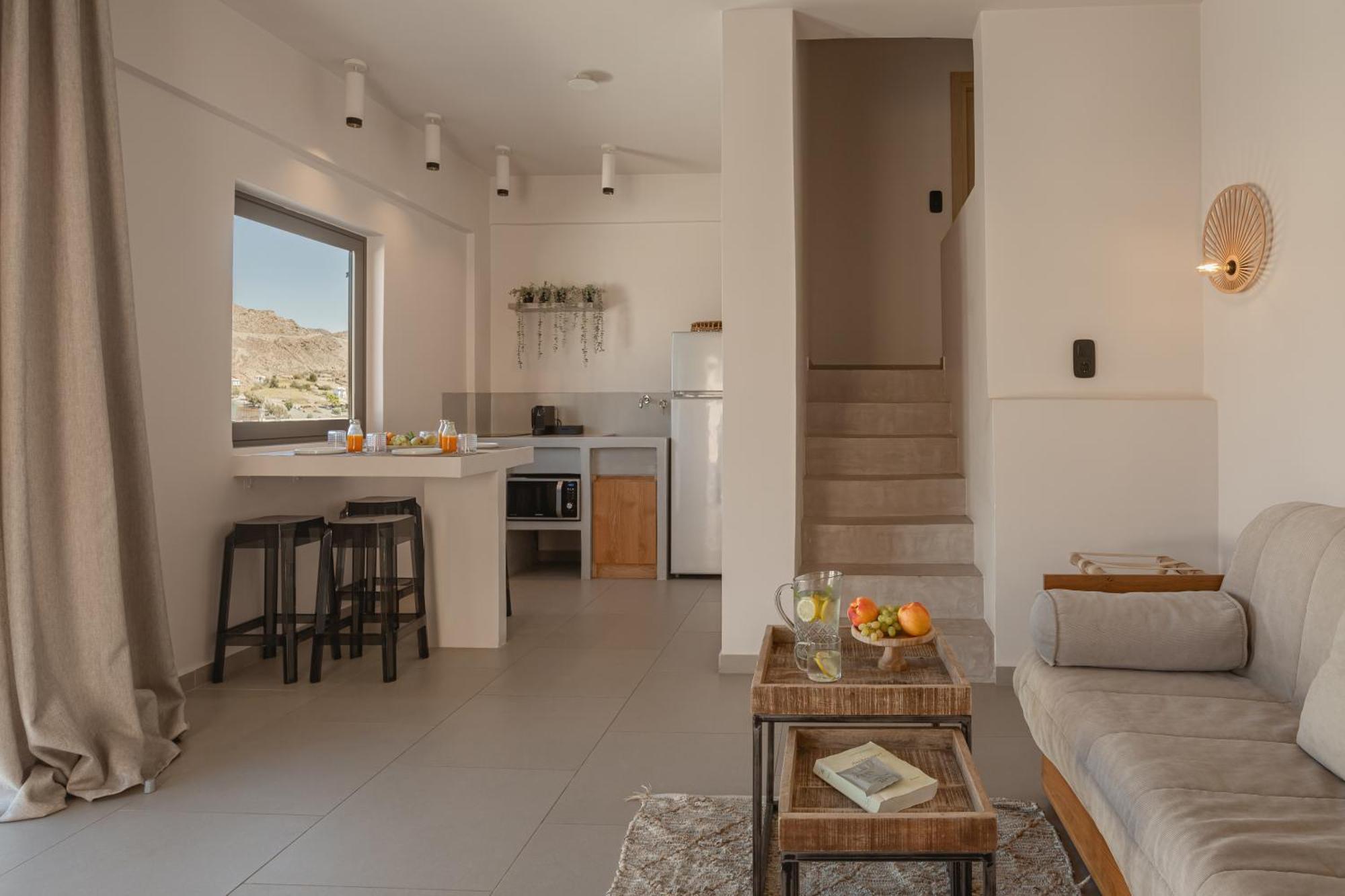Amal Kythnos Suites Exteriör bild