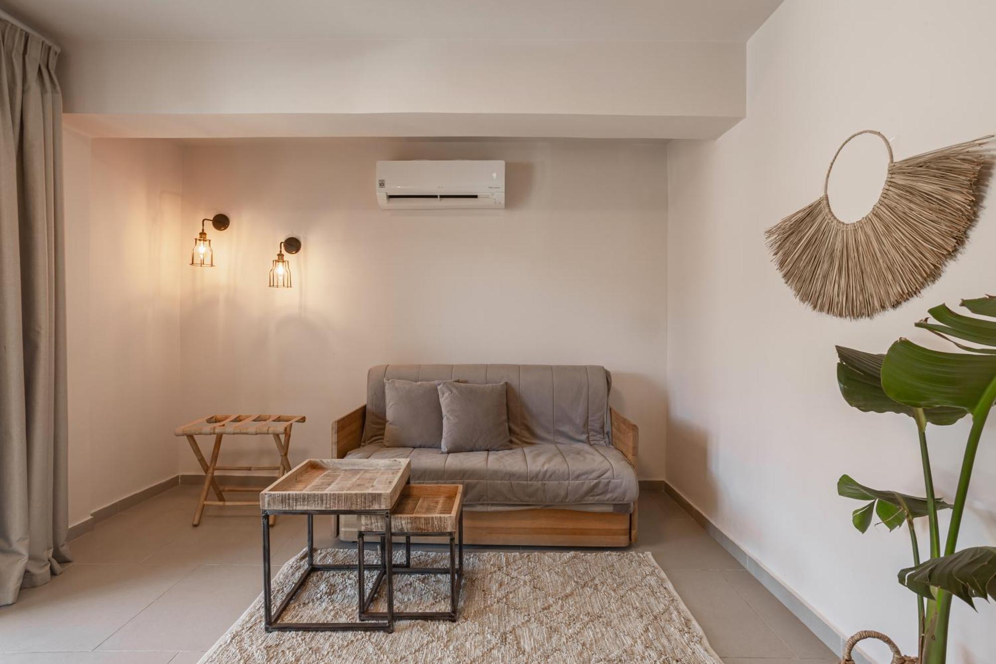 Amal Kythnos Suites Exteriör bild