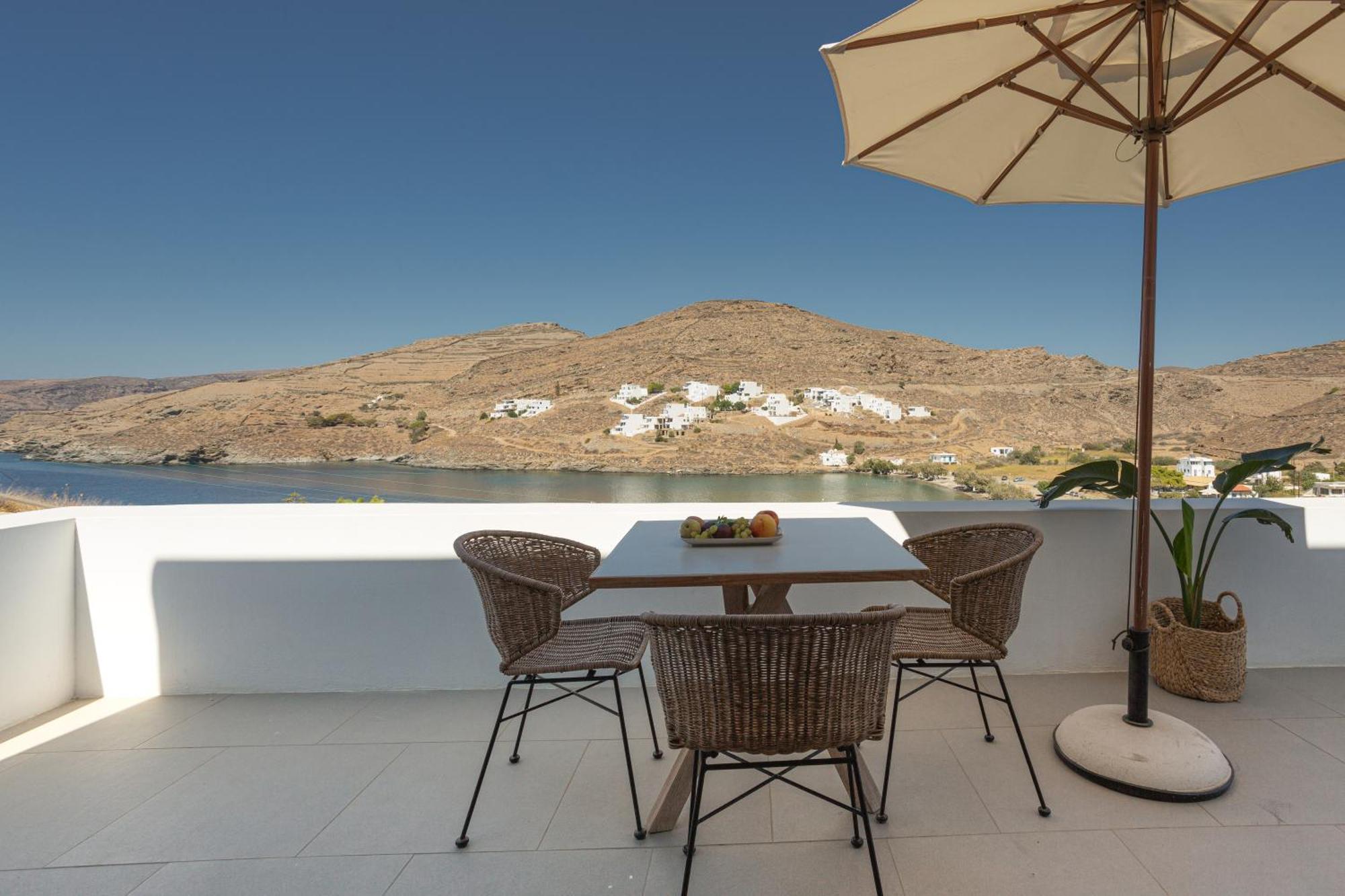Amal Kythnos Suites Exteriör bild