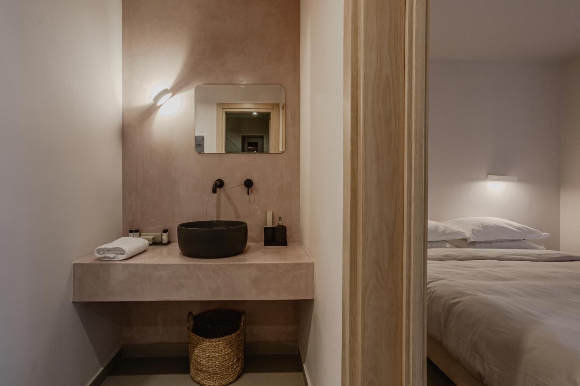 Amal Kythnos Suites Exteriör bild