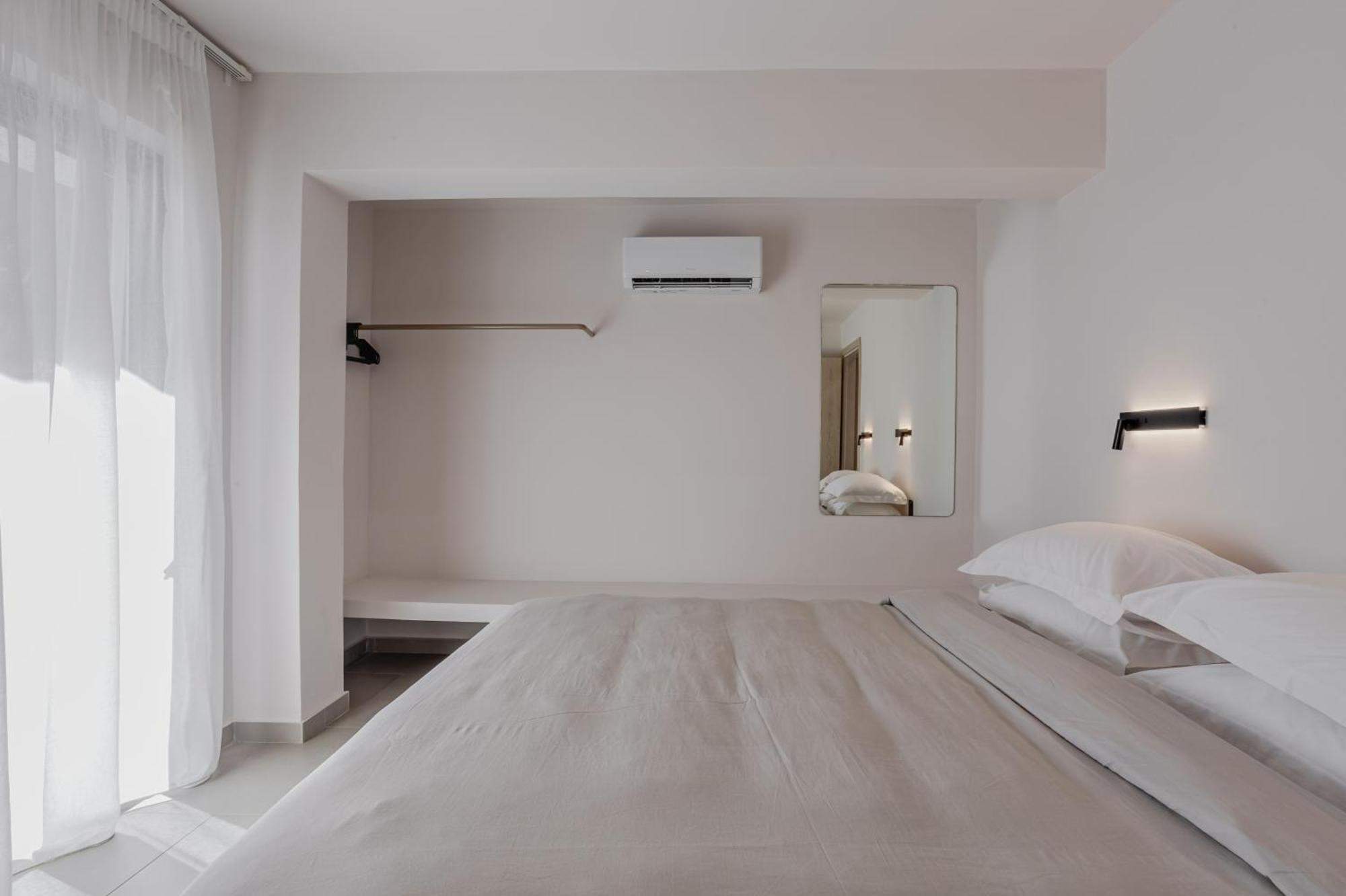 Amal Kythnos Suites Exteriör bild