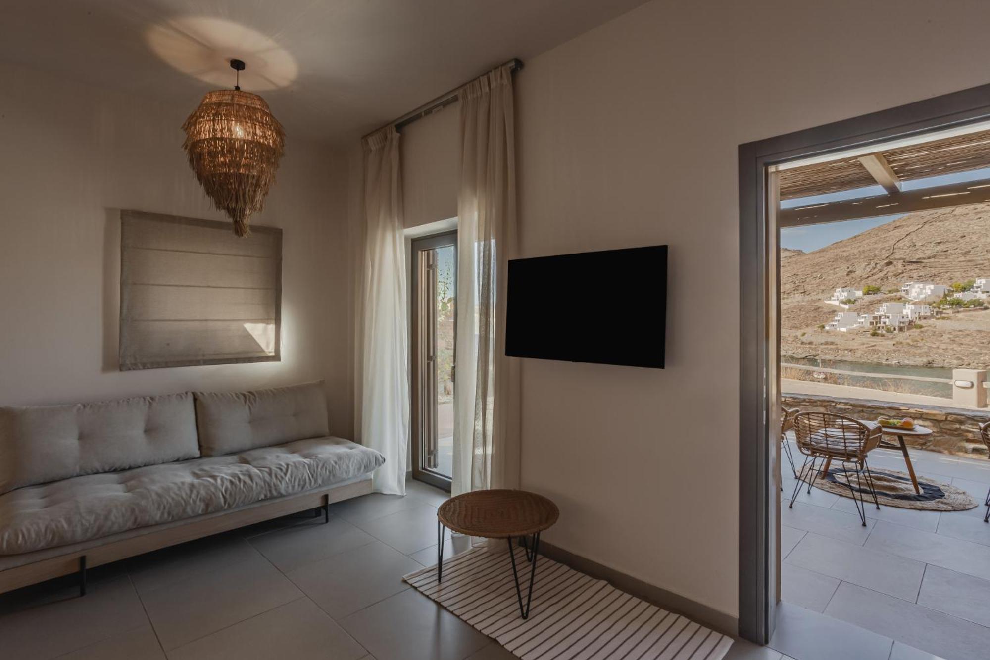Amal Kythnos Suites Exteriör bild