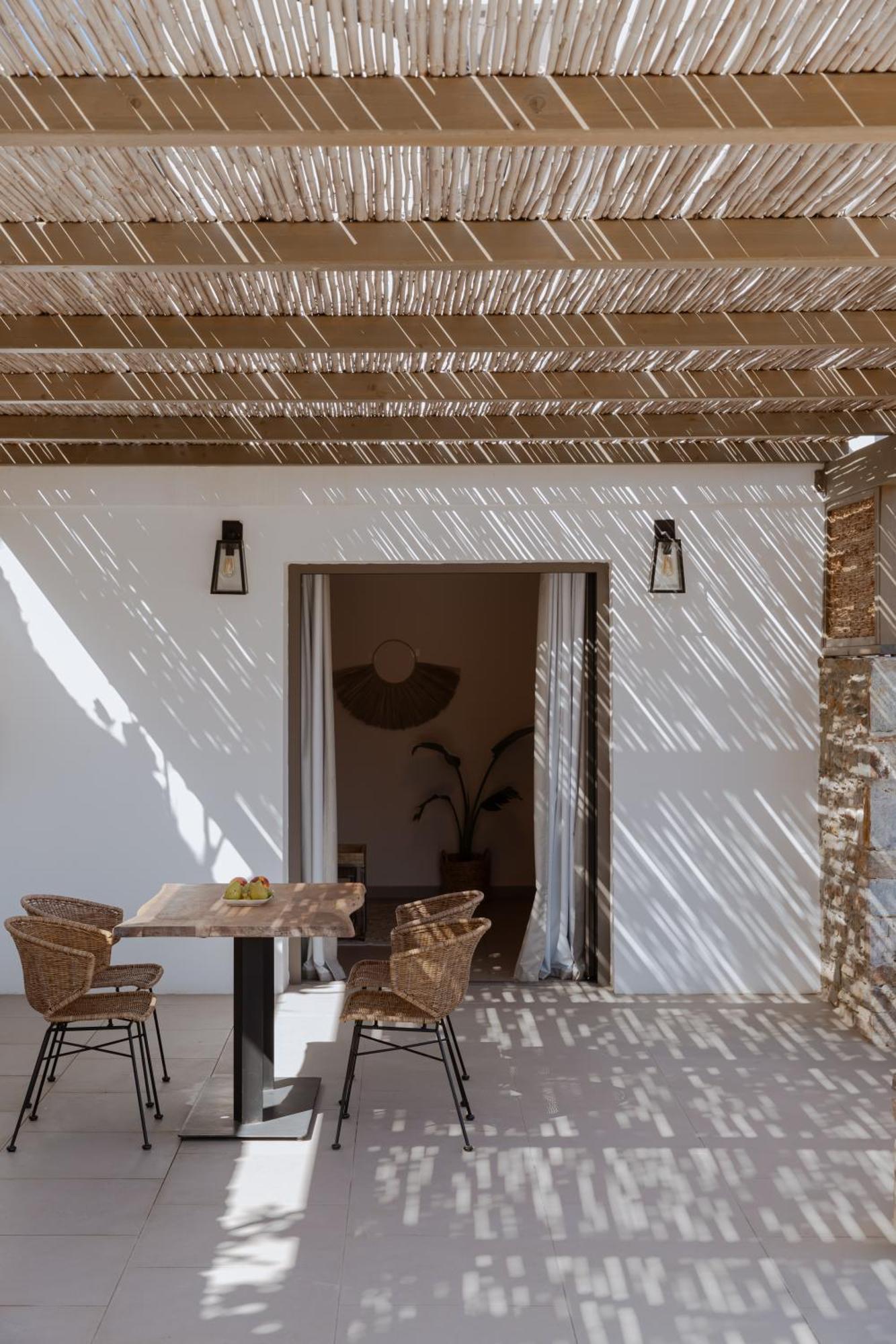 Amal Kythnos Suites Exteriör bild